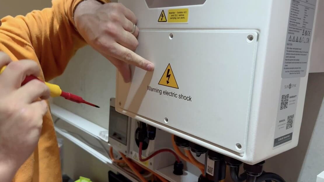 intelligent systems take care of when is the best time to use battery storage